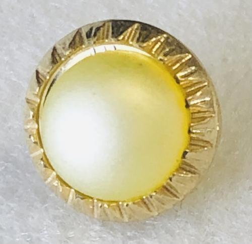 Bouton plastique perle jaune pâle et or